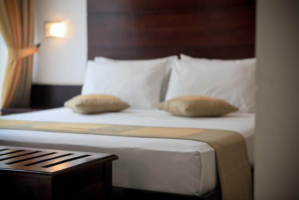 Lavendish Okrin Hotel Катарагама Стая снимка