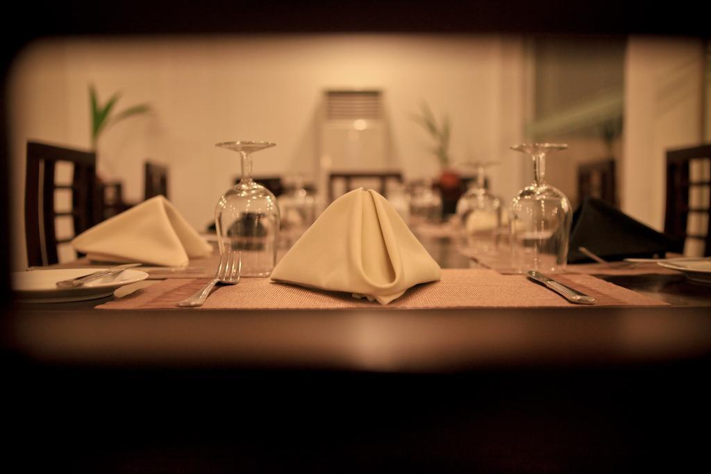 Lavendish Okrin Hotel Катарагама Екстериор снимка