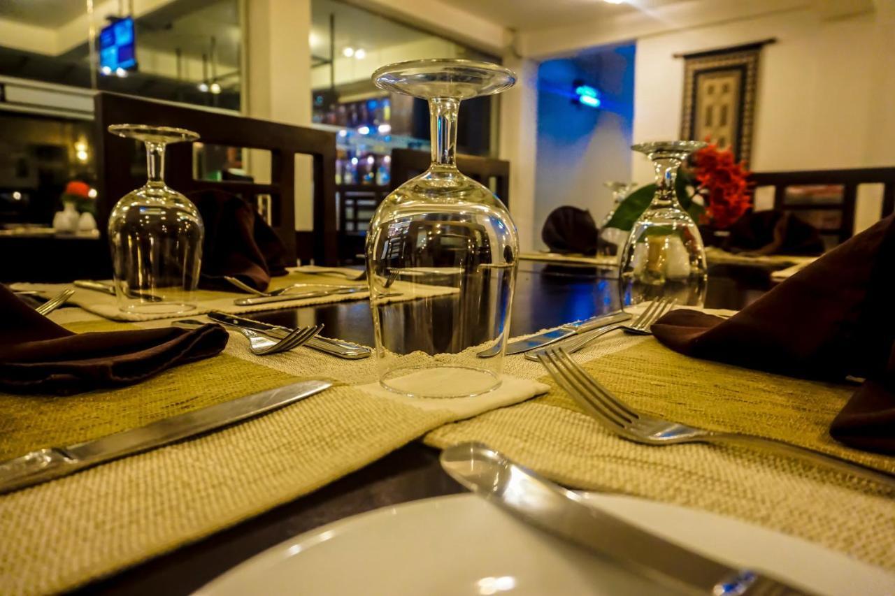 Lavendish Okrin Hotel Катарагама Екстериор снимка